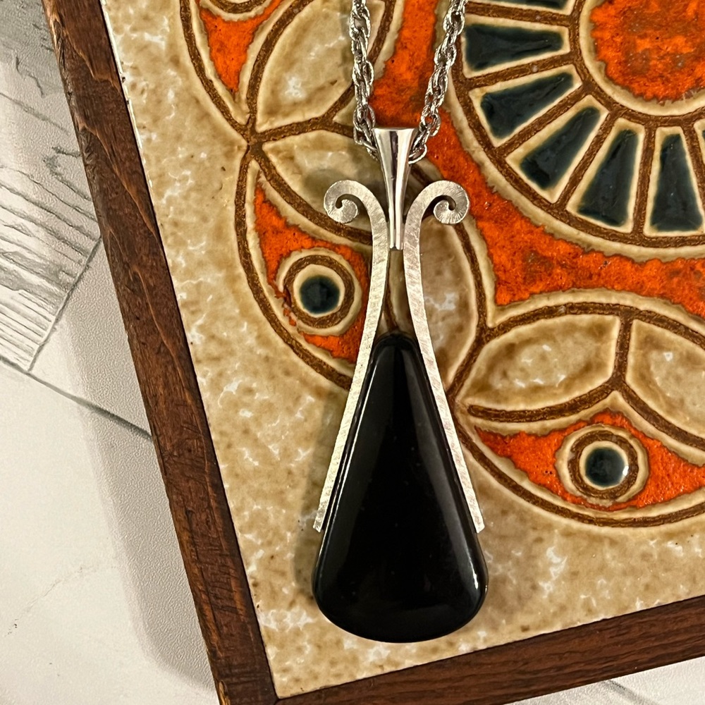 Vintage Avon Pendant Necklace